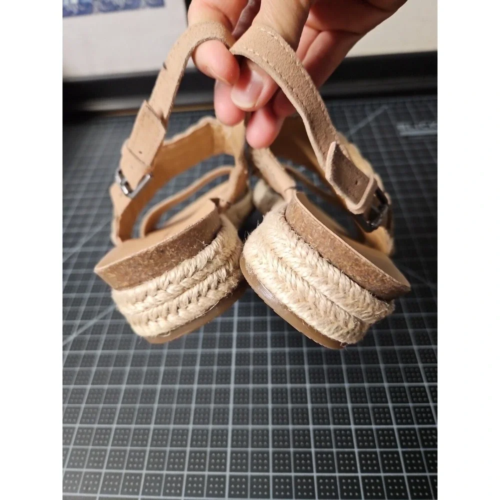 Lucky Brand Women's Gloreah Espadrille Sandal‎ Wedge size 5 Beige